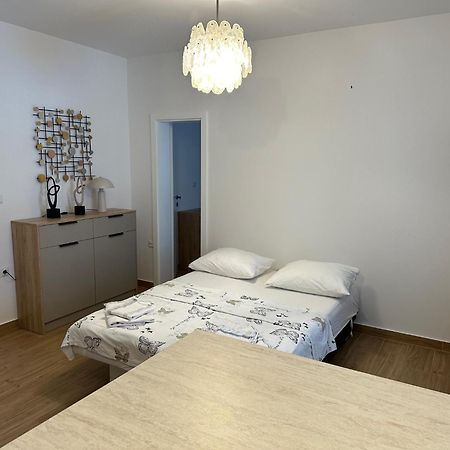Apartmani Svemir Drage Bagian luar foto
