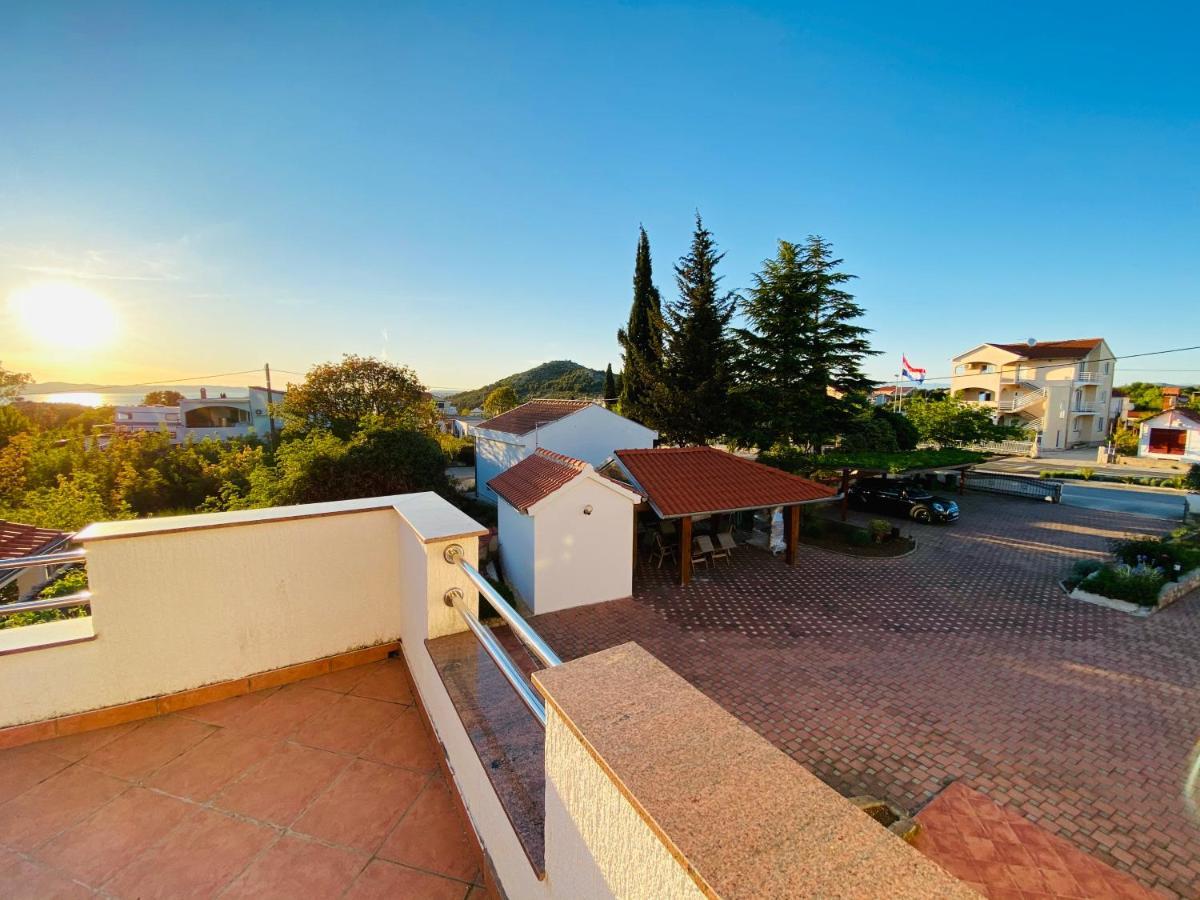 Apartmani Svemir Drage Bagian luar foto
