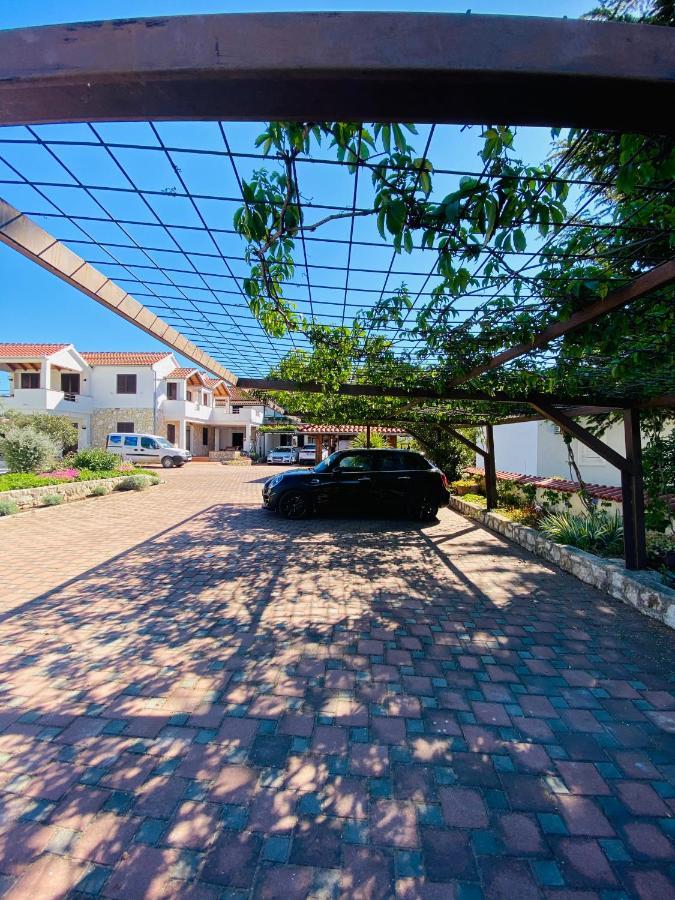 Apartmani Svemir Drage Bagian luar foto