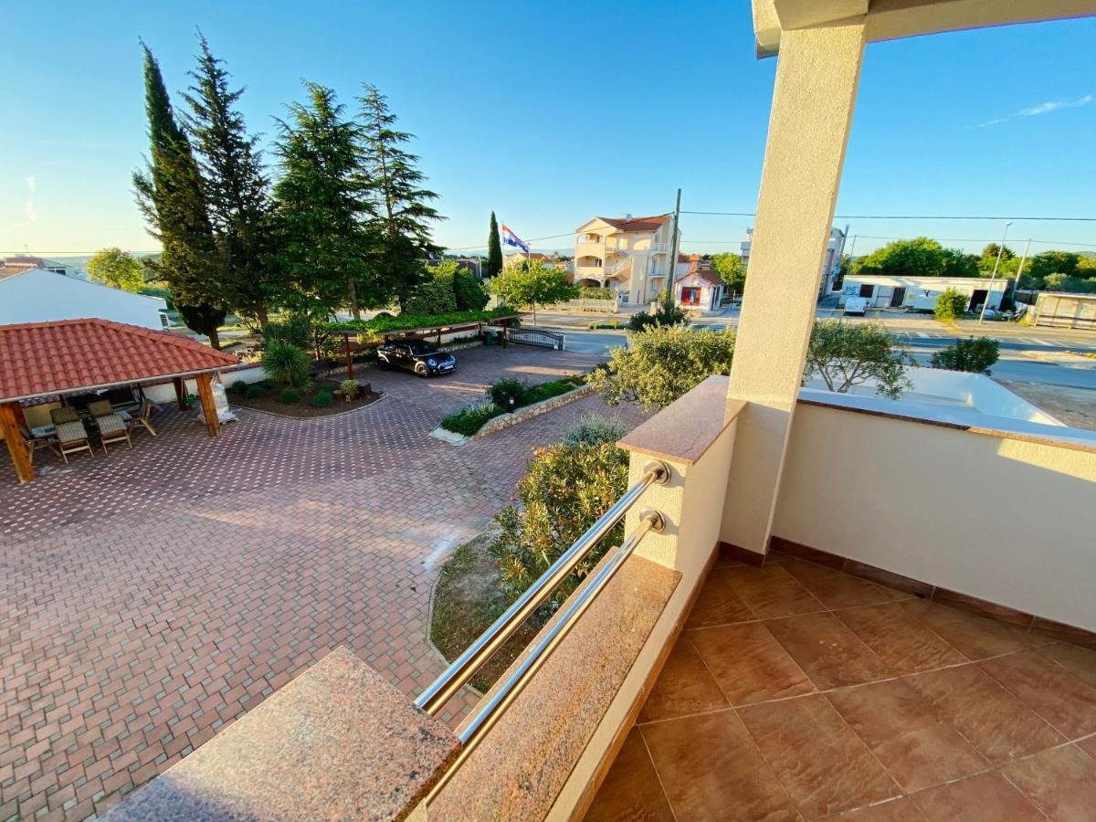 Apartmani Svemir Drage Bagian luar foto