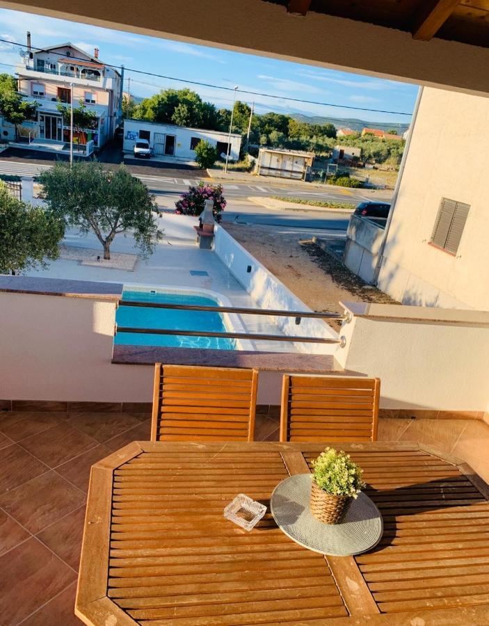 Apartmani Svemir Drage Bagian luar foto