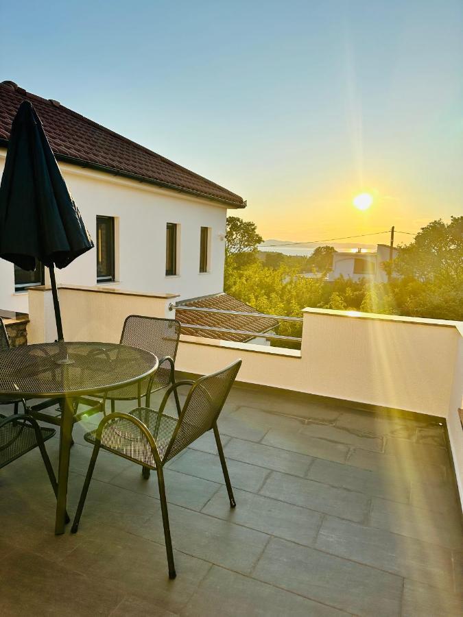 Apartmani Svemir Drage Bagian luar foto