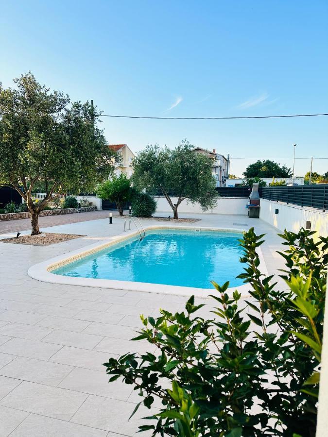 Apartmani Svemir Drage Bagian luar foto