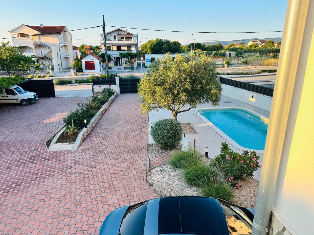 Apartmani Svemir Drage Bagian luar foto