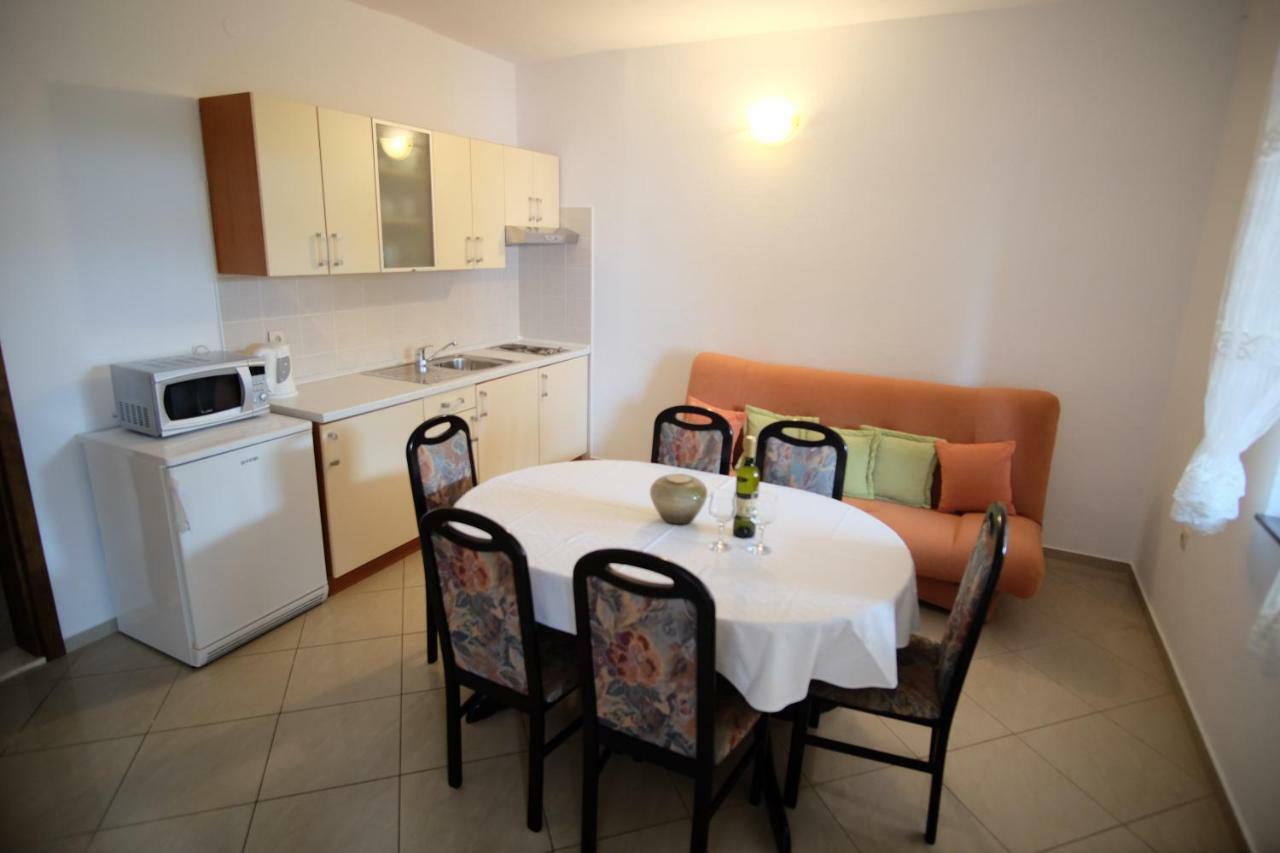 Apartmani Svemir Drage Bagian luar foto