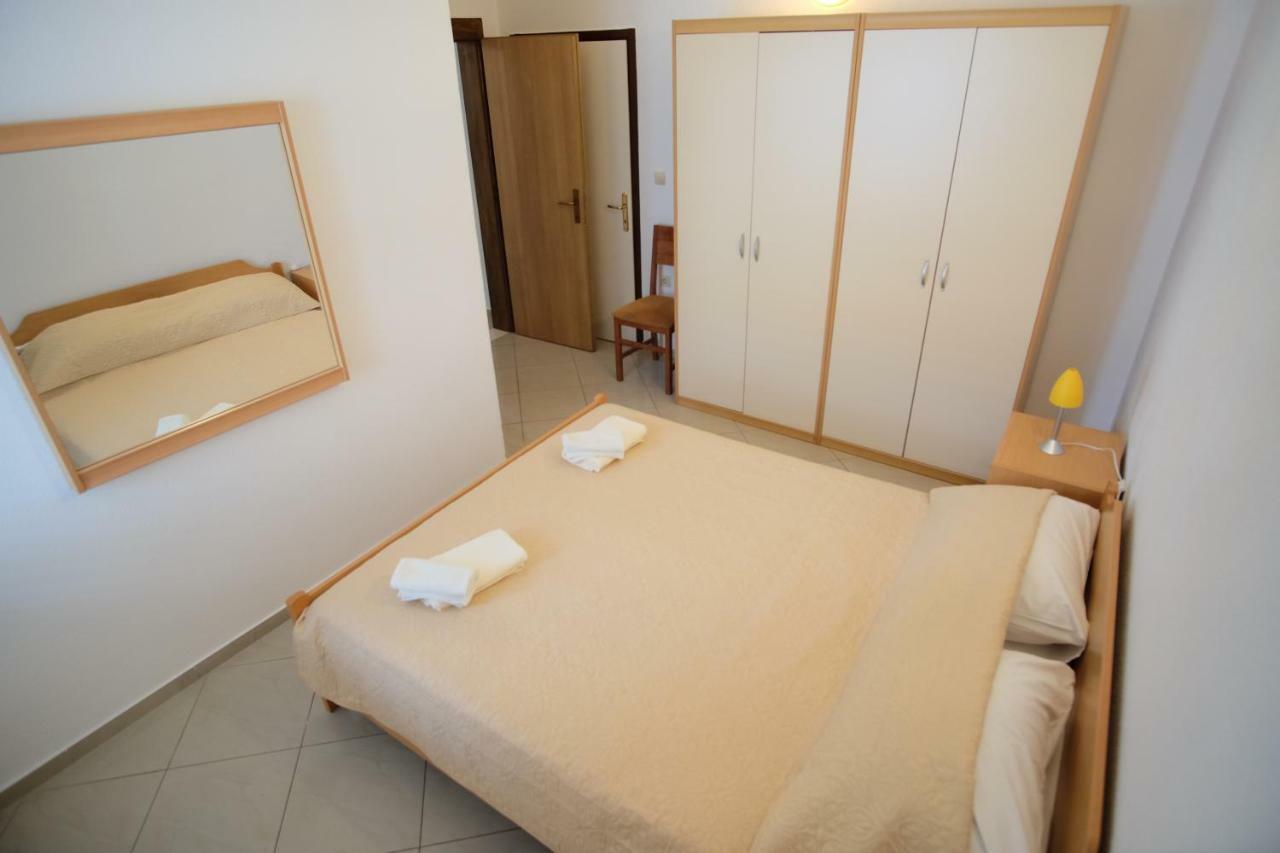 Apartmani Svemir Drage Bagian luar foto