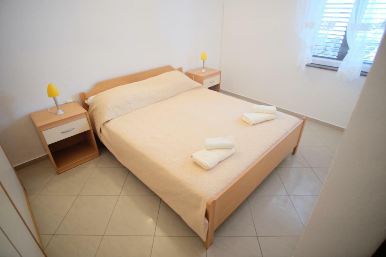 Apartmani Svemir Drage Bagian luar foto