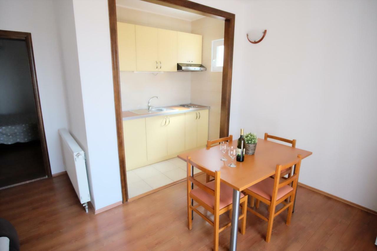Apartmani Svemir Drage Bagian luar foto