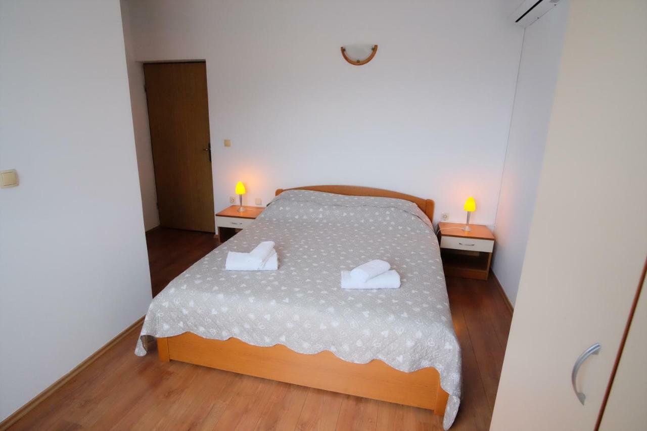 Apartmani Svemir Drage Bagian luar foto